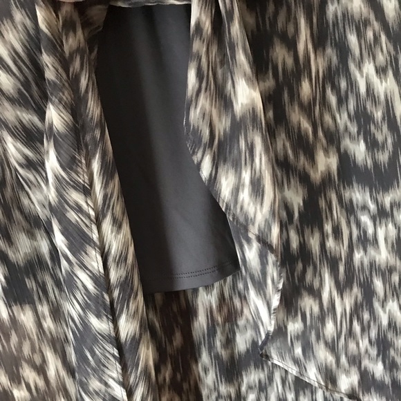 Express hi lo skirt - Picture 5 of 8